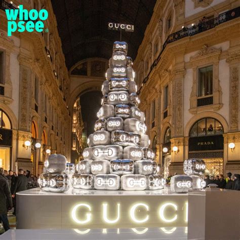 albero gucci a milano|Gucci accende il suo albero di Natale in Galleria Vittorio .